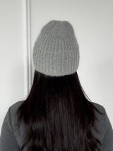 Стильна жіноча шапка рельєфної в'язки INNOE 950868-1 Сірий