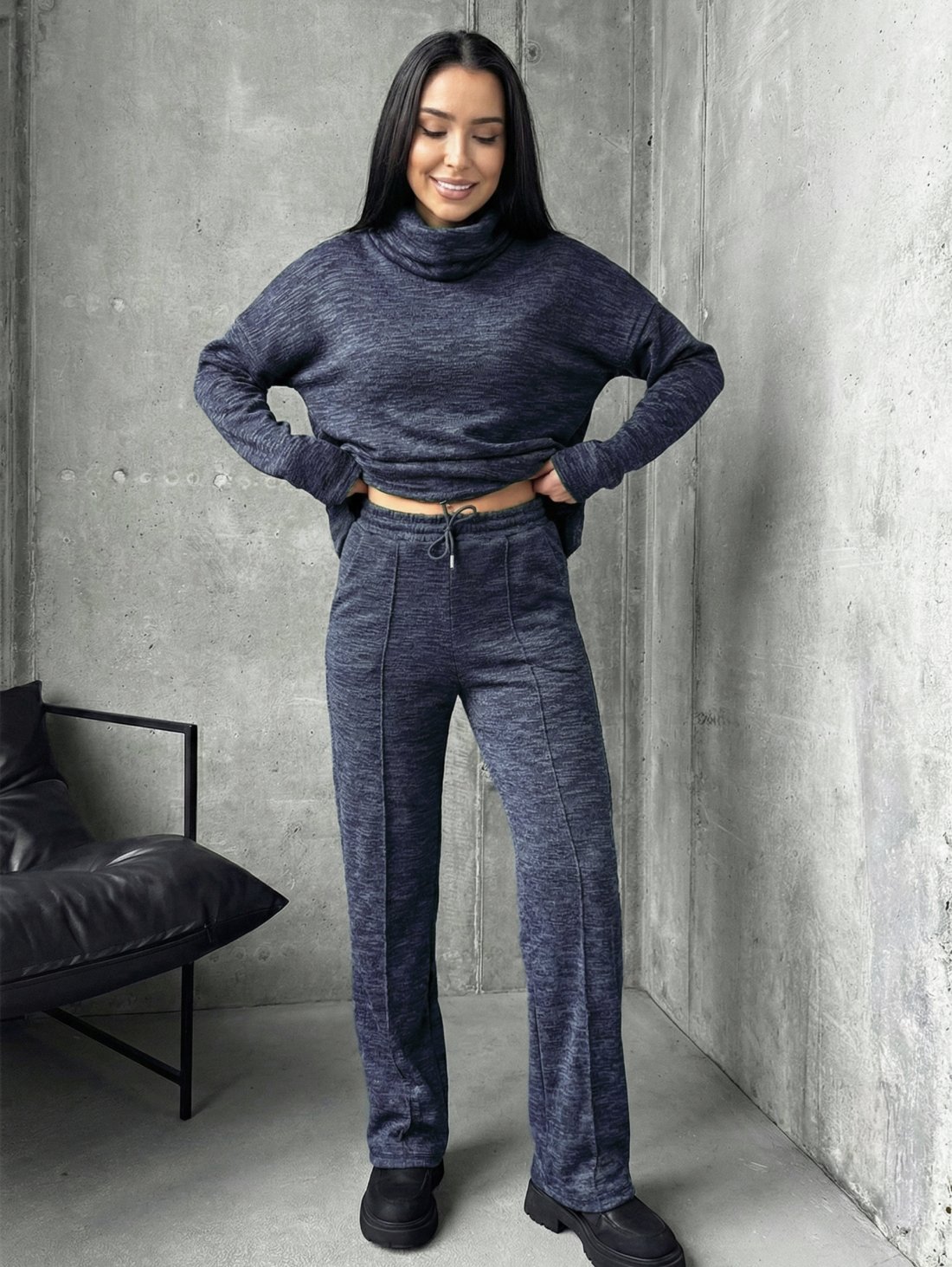 Жіночий костюм з м’яким начісом і благородним блиском INNOE 210366-4 Темно-синій - Innoe