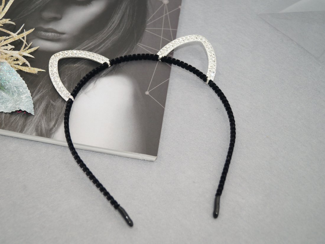 Обруч з вушками.