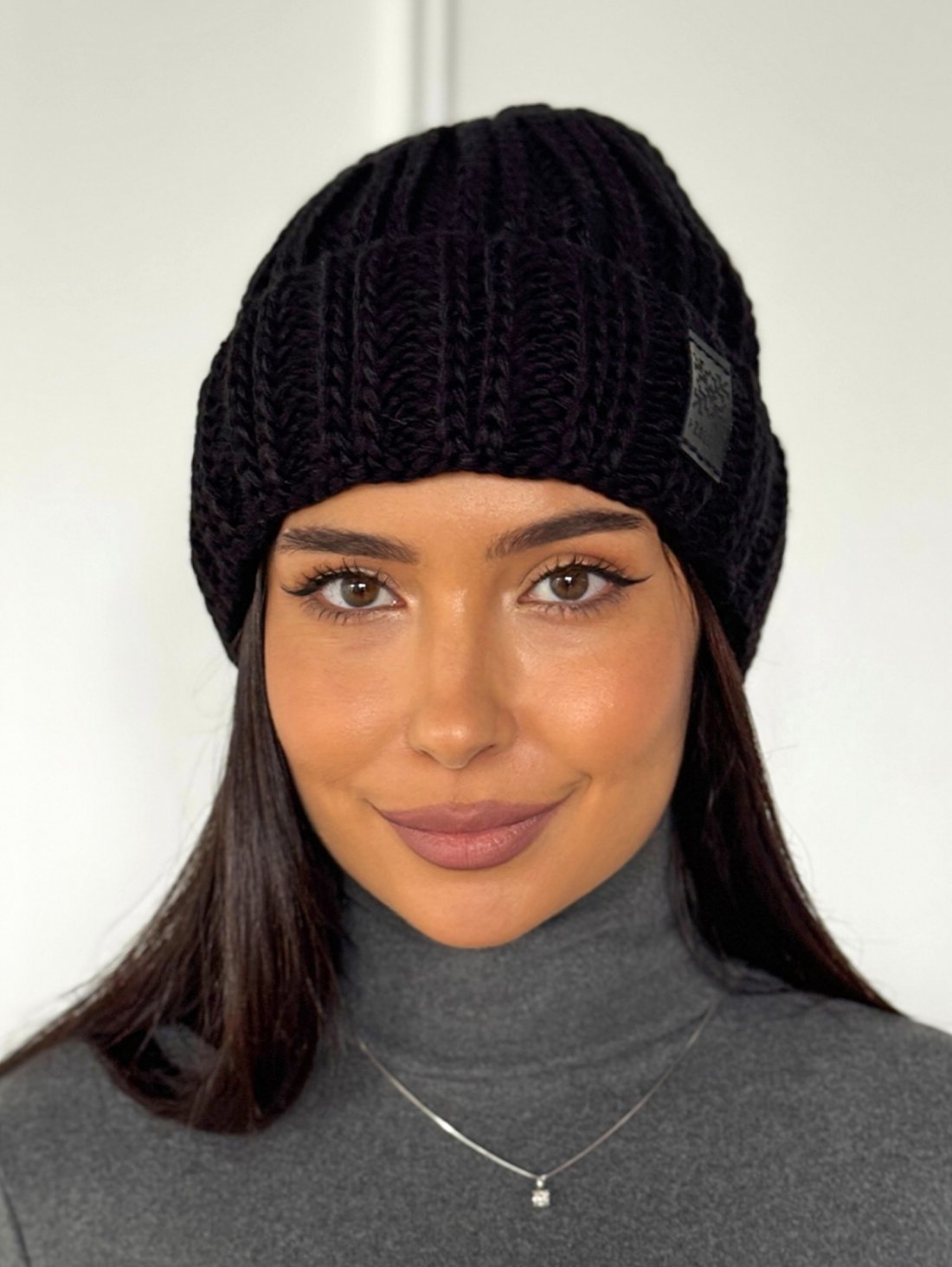 Жіноча шапка-біні фактурної в’язки INNOE 950234-1 Чорний