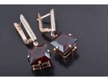 Сережки з квадратним каменем гранат - Купити