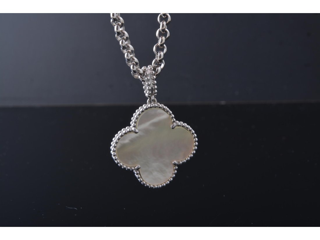 Підвіс із перламутром у стилі Van Cleef, срібло