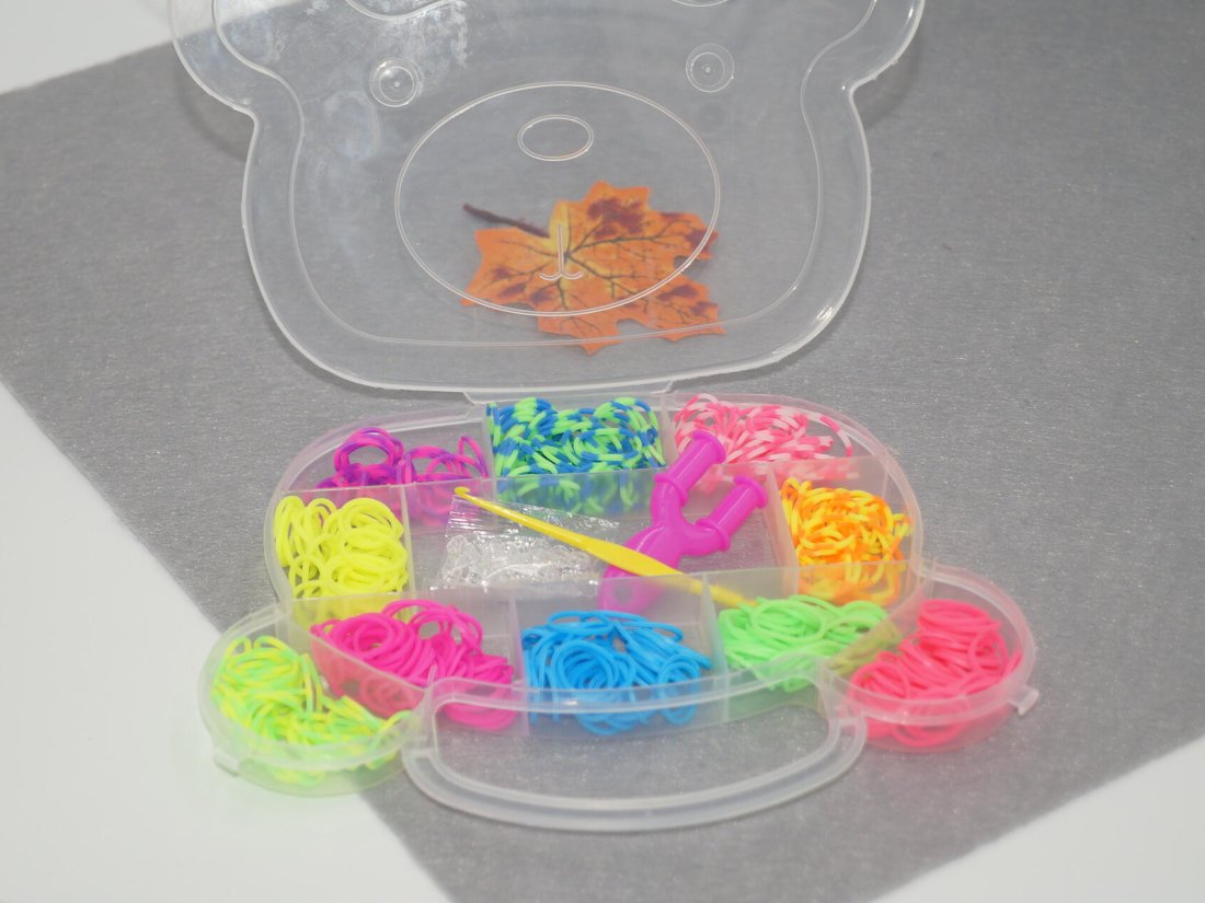 Набір для плетіння браслетів з резинокок.