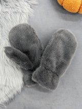 Затишні рукавички з хутра «Зимовий комфорт» INNOE 85005-2 Темно-сірий