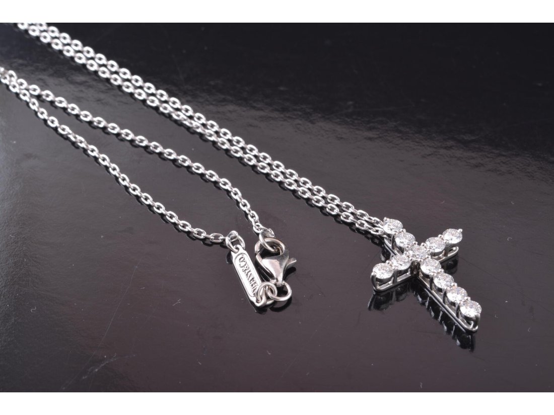 Кольє з хрестиком із діамантами у стилі Tiffany & Co - Купити