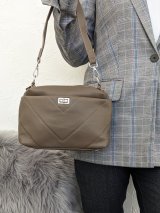 Елегантна жіноча сумка з лаконічним дизайном INNOE 350010-3 Бежевий