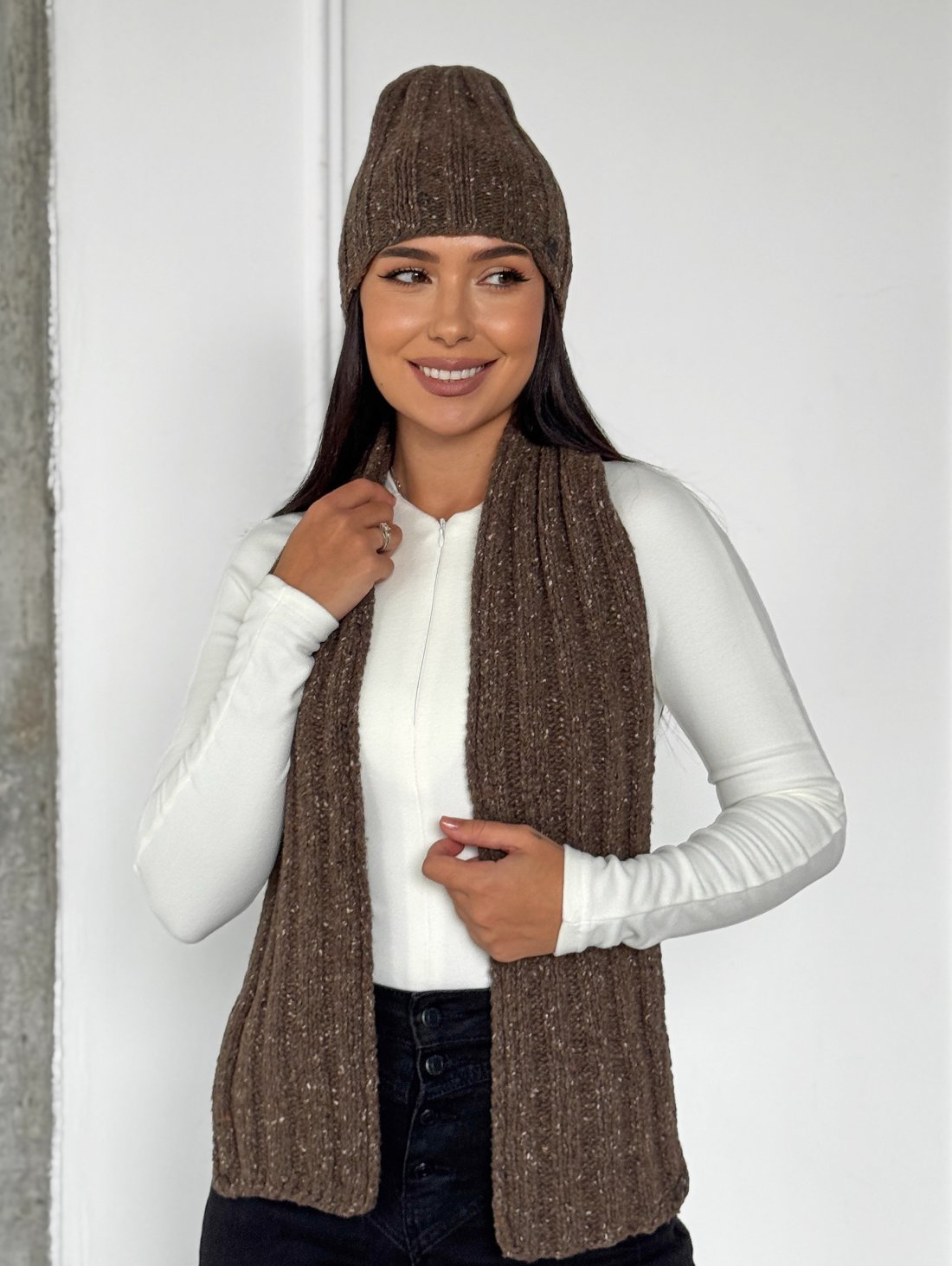 Жіночий демісезонний комплект — шапка та шарф INNOE 950504-1 Кавовий - Innoe