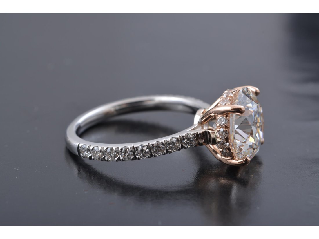 Каблучка із діамантами на заручини із чотирьох деталей