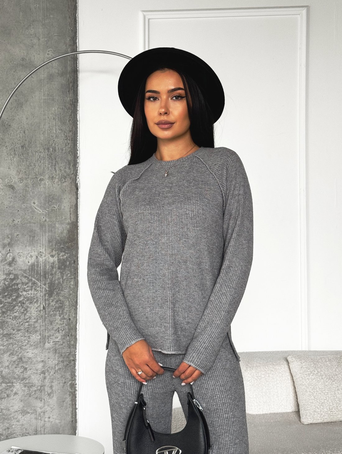 В’язаний костюм з дизайнерськими деталями INNOE 210370-1 Сірий - Купити