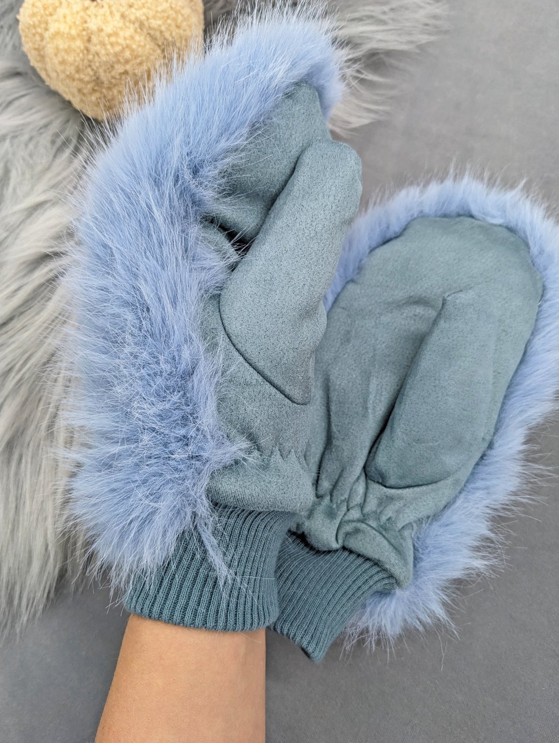 Стильні рукавички з хутряною обробкою та замшевою вставкою INNOE 85005-1 Блакитний - Innoe