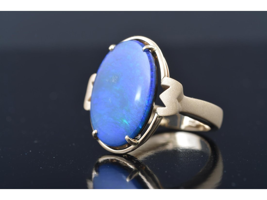 Каблучка з австралійським опалом