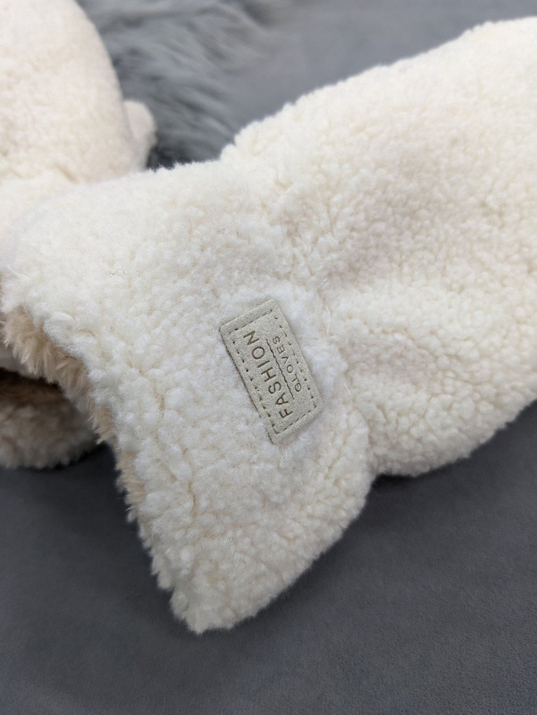 Пухнасті рукавиці тедді з ефектом обіймів INNOE 85005-3 Молочний - Innoe