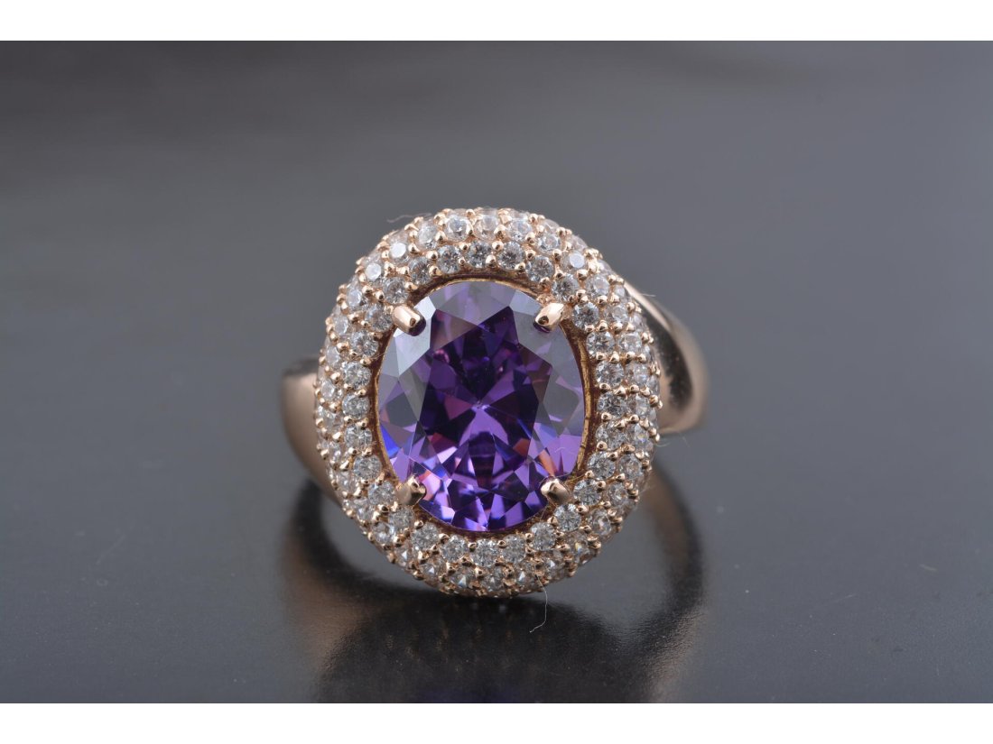 Каблучка із великим кольоровим камінням