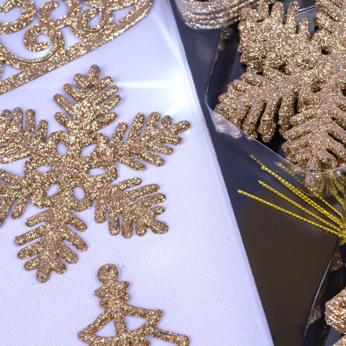 Новорічні прикраси підвіска Блиск 8 см., 24 шт - Pobut