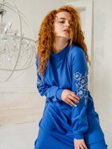Сукня з вишивкою на рукавах блакитного кольору 270382-2