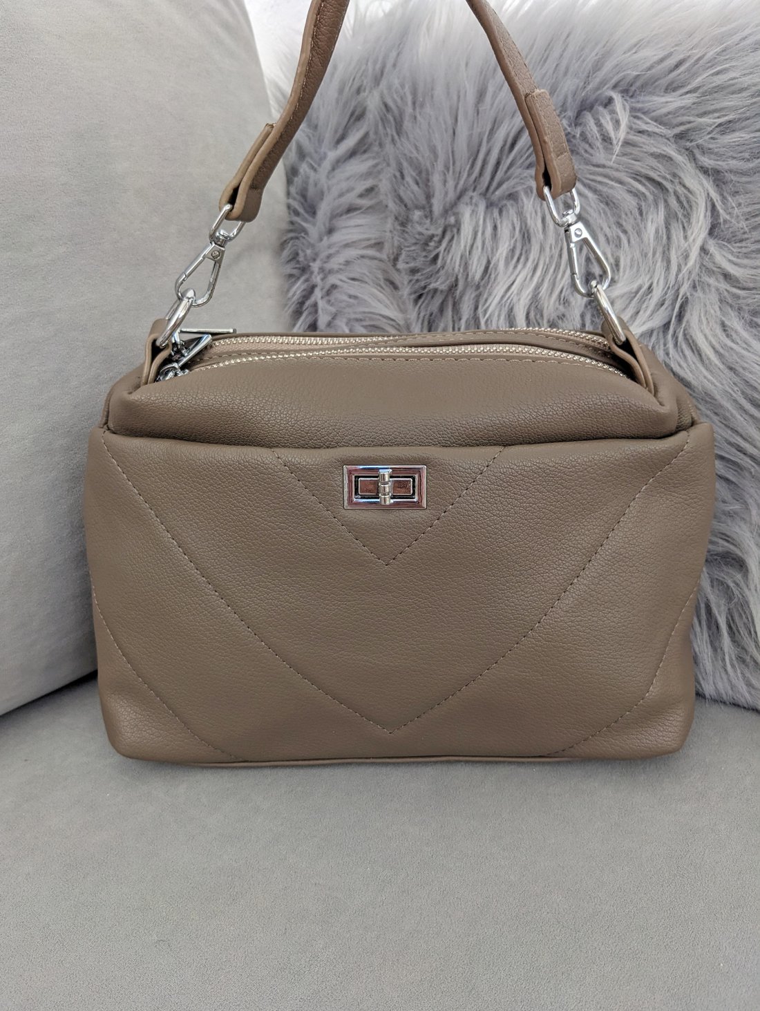 Елегантна жіноча сумка з лаконічним дизайном INNOE 350010-3 Бежевий