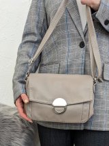 Практична повсякденна жіноча сумка з екошкіри INNOE 35003-1 Бежевий