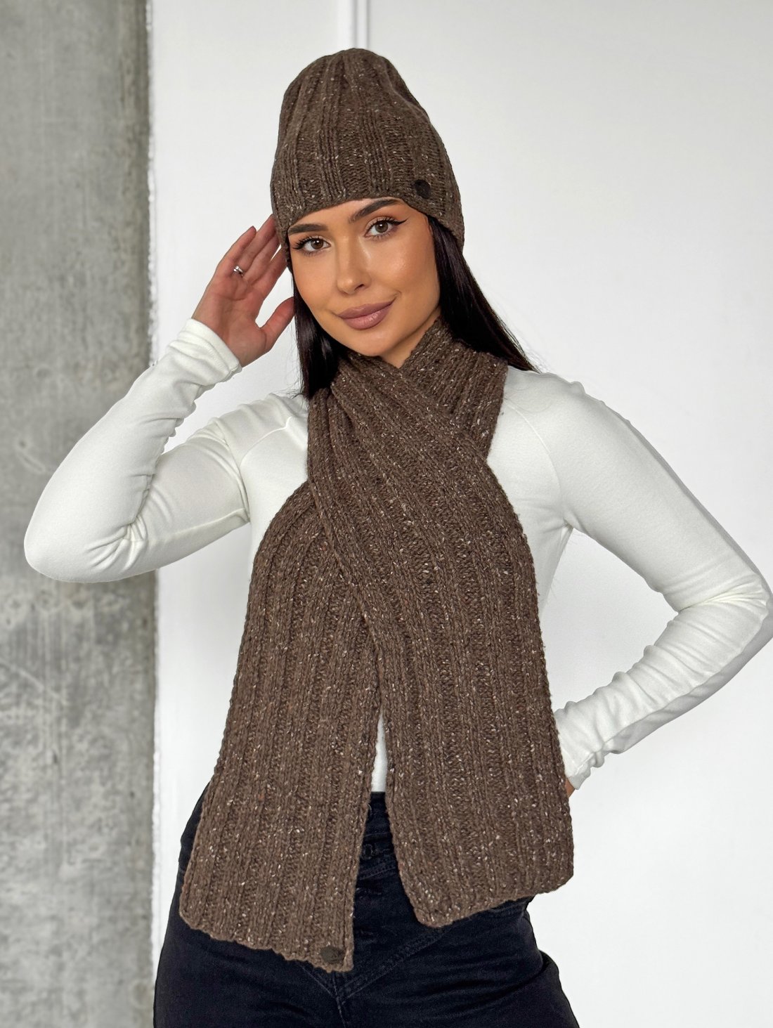 Жіночий демісезонний комплект — шапка та шарф INNOE 950504-1 Кавовий