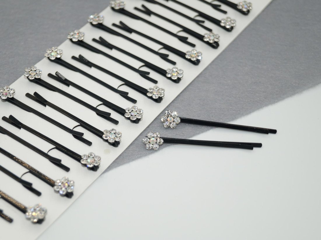 Невидимки для волосся.