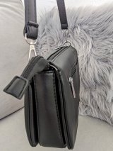 Стильна жіноча сумка з екошкіри лаконічного дизайну INNOE 350011-1 Чорний