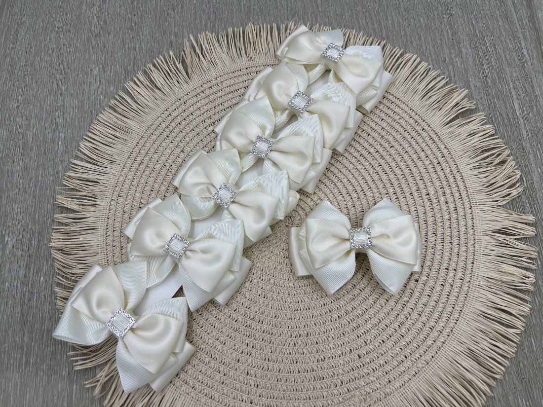 Бантики на затиску кремовий