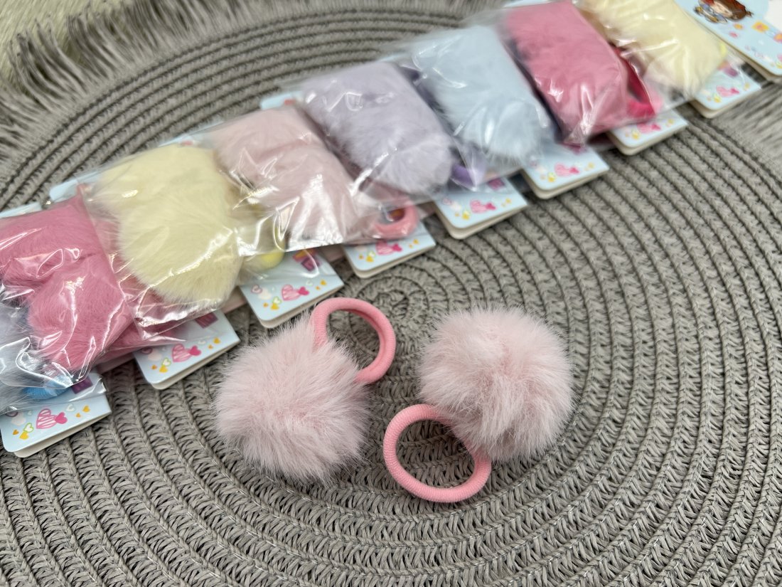 Дитяча резинка з хутряною кулькою 2,5см