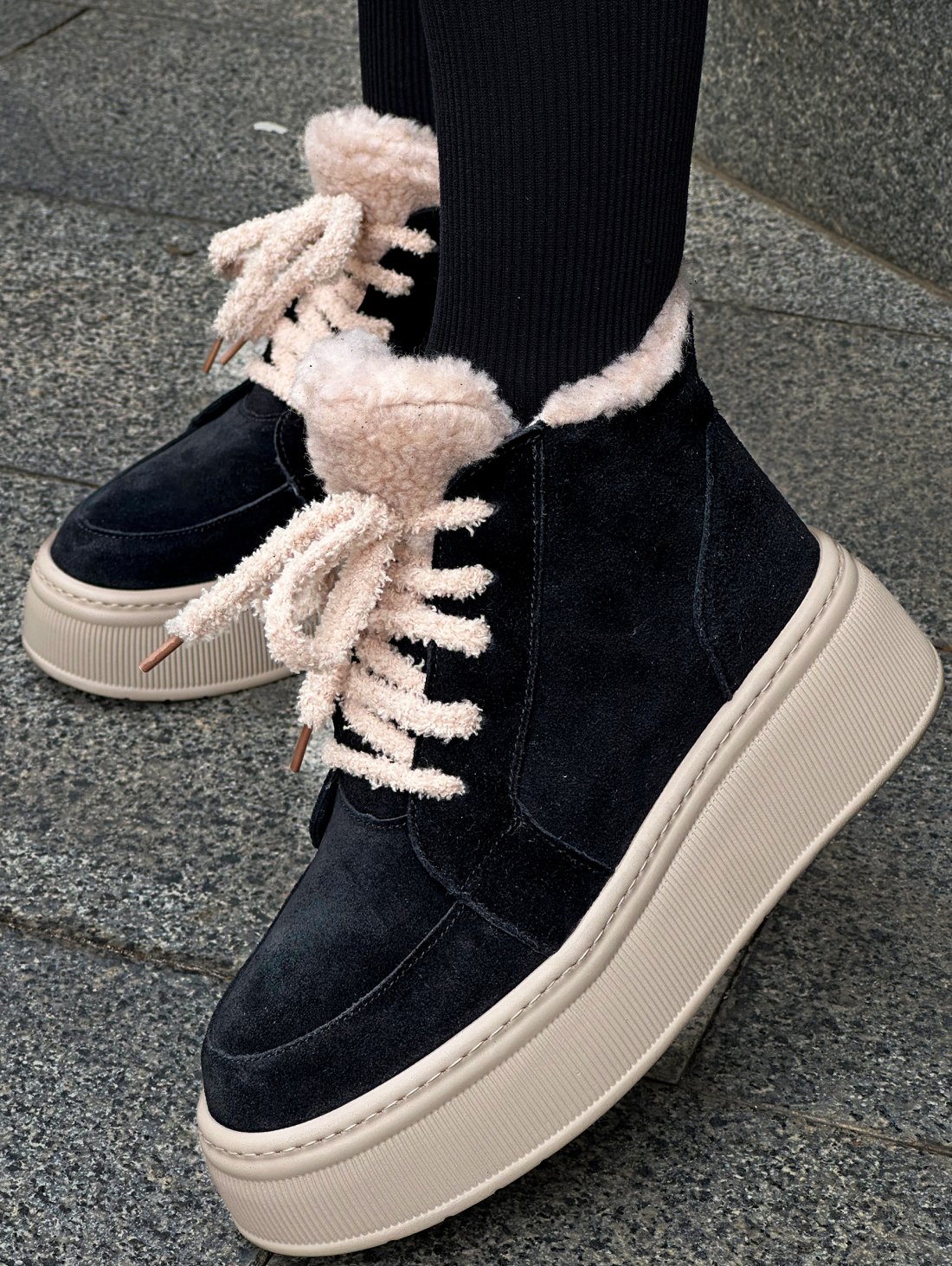 Зимові черевики з натуральної замші з м’яким хутром усередині INNOE 777562-3 Чорний