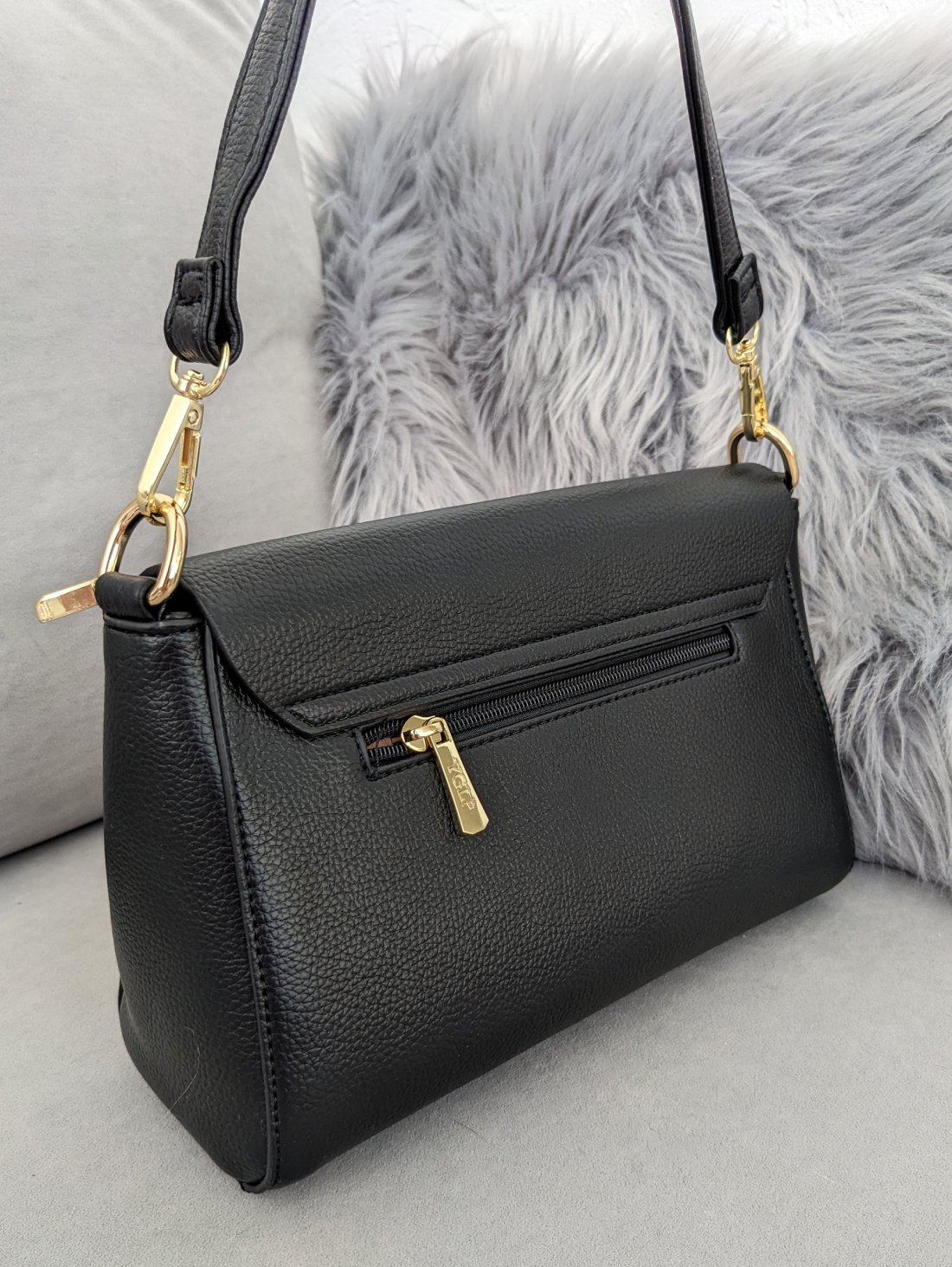 Жіноча сумка з екошкіри з функціональним наповненням INNOE 350013-1 Чорний