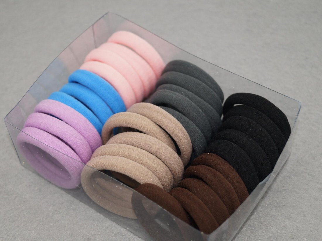 Резинки для волосся, в коробочці.