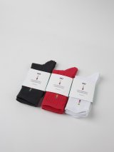 Комплект «Стан Щастя та впевненості» - футболка та червоні капці з принтом «Джерело щастя» та 3 пари шкарпеток