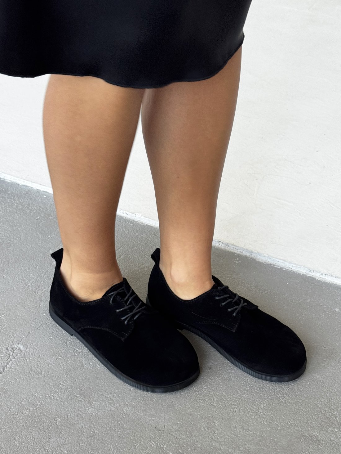 Black Suede – жіночі класичні оксфорди INNOE 777753-2 Чорний