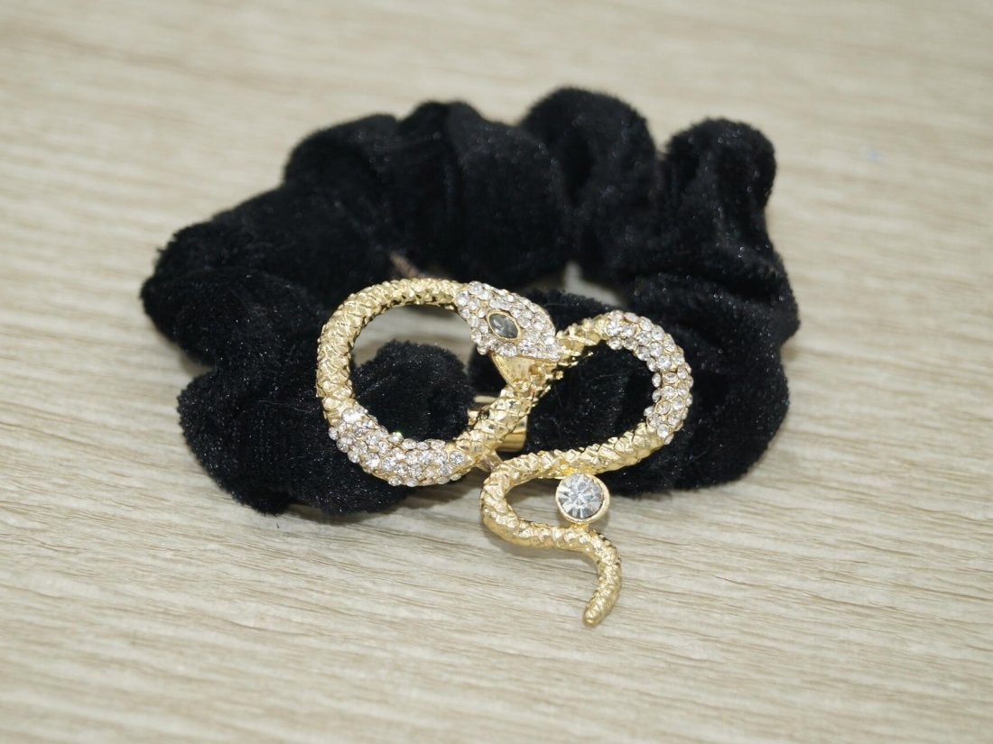 Резинки для волосся.