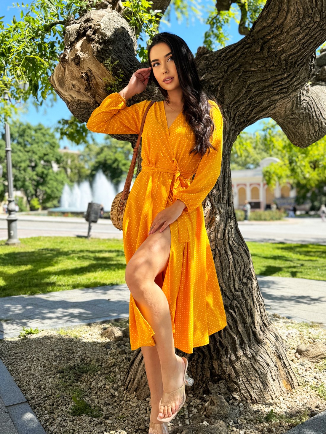 Неперевершене ніжне та романтичне жіноче плаття на запах 270560-1