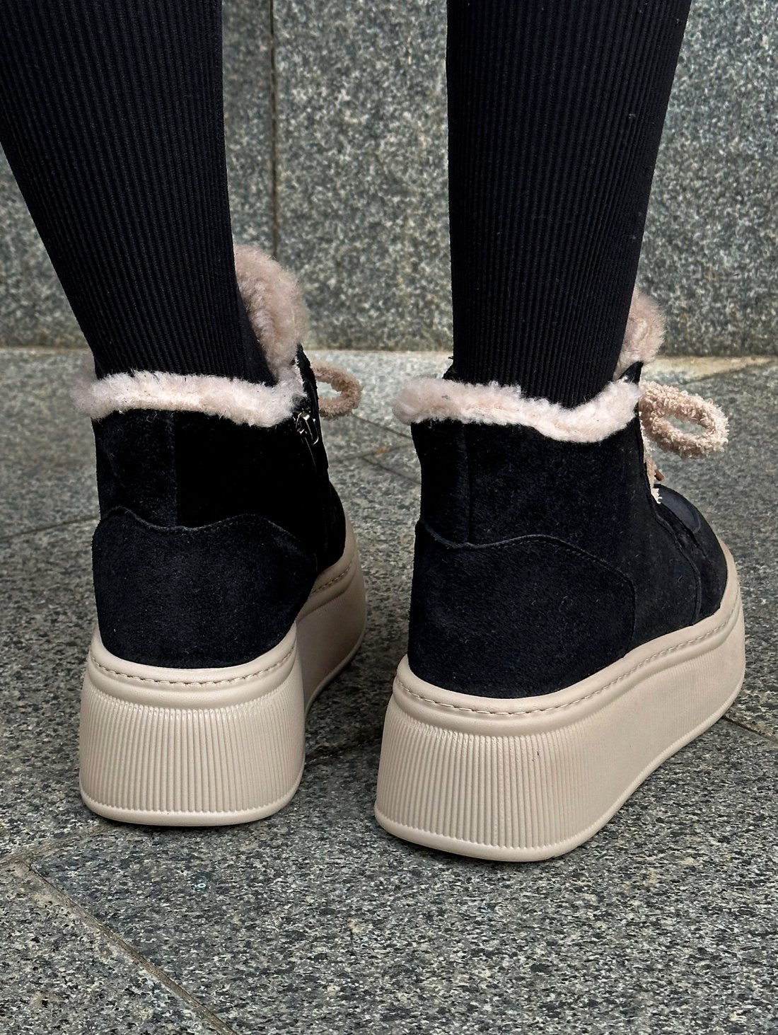 Зимові черевики з натуральної замші з м’яким хутром усередині INNOE 777562-3 Чорний