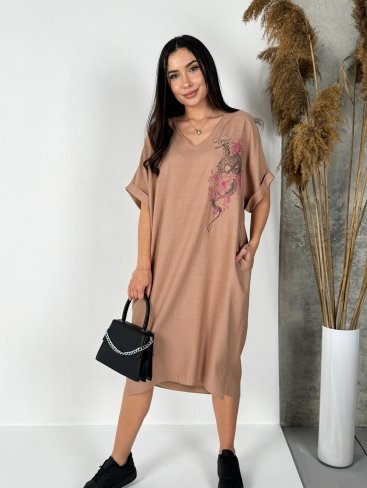 Неймовірна сукня оверсайз довжини міді з дизайнерською вишивкою 270341-4 - Купити