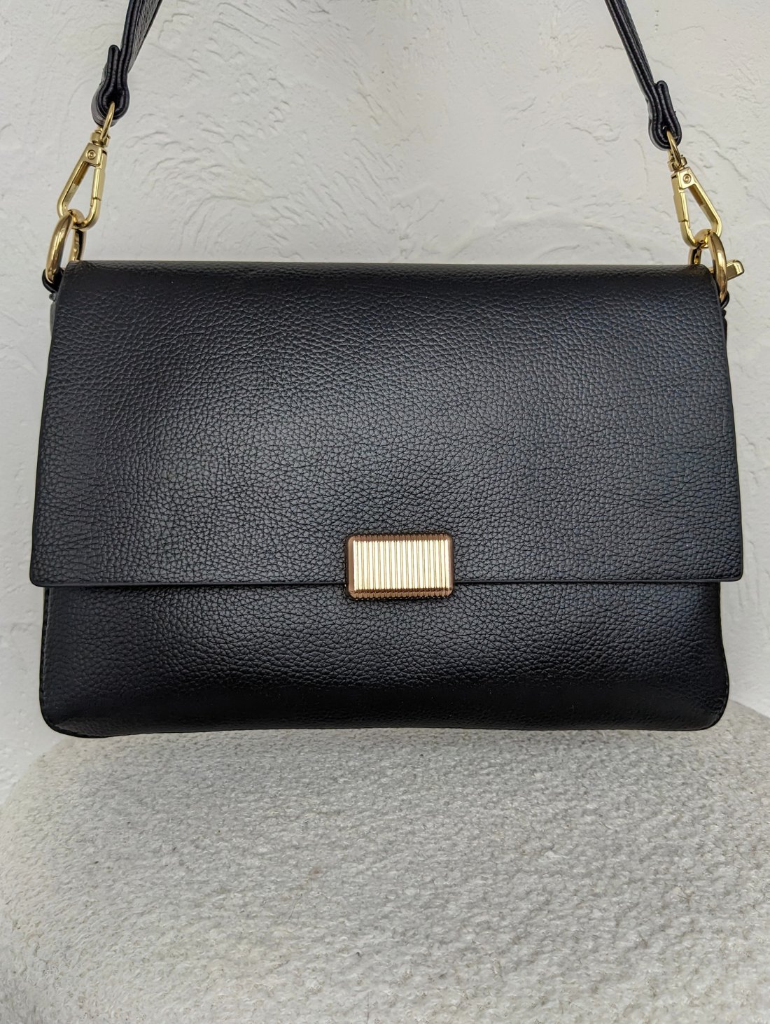 Елегантна жіноча сумка з якісної екошкіри INNOE 350015-2 Чорний