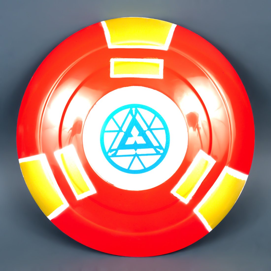 Щит на гумці Залізна Людина 26 см