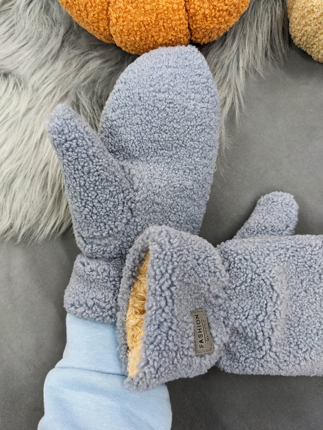 Об’ємні рукавиці з ефектом хутра INNOE 85005-3 Світло-сірий