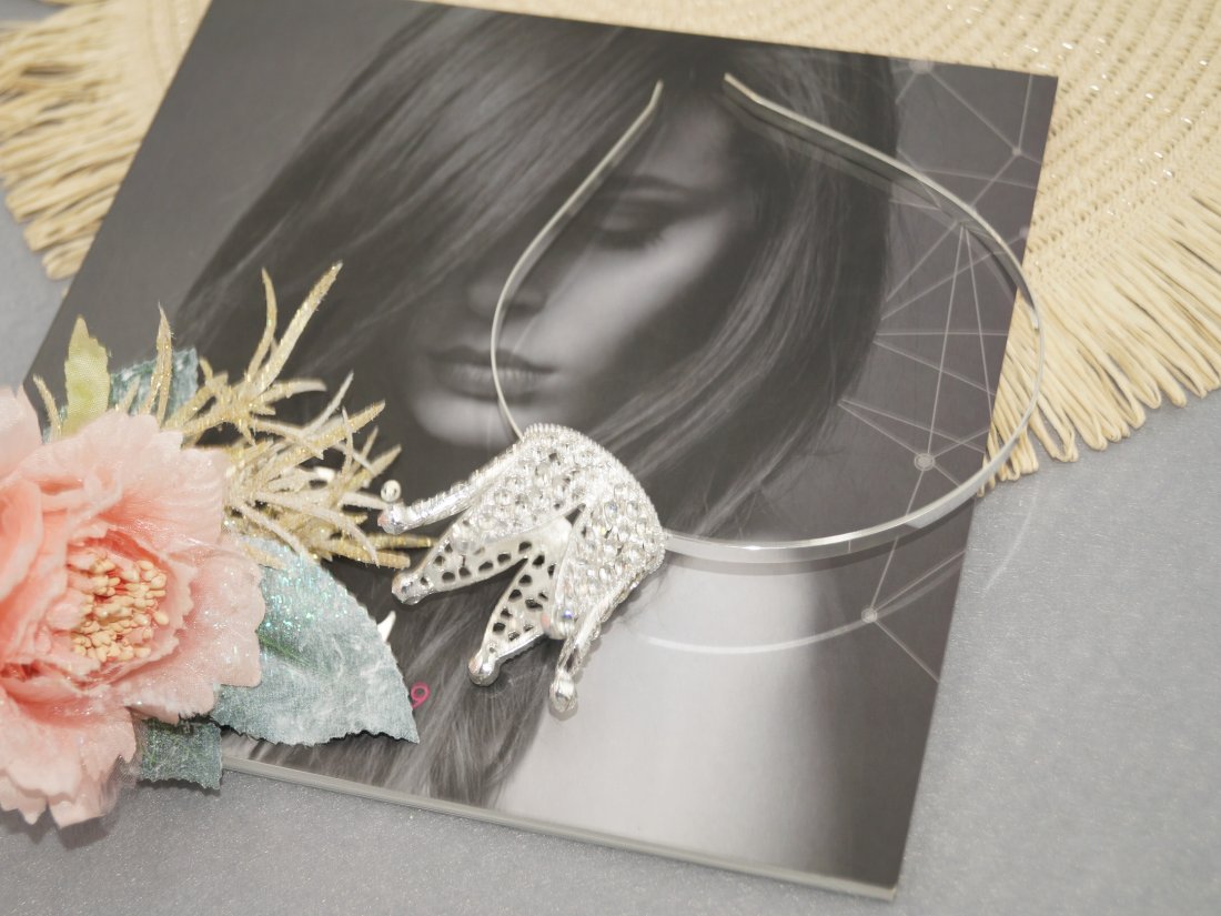 Обруч з короною.