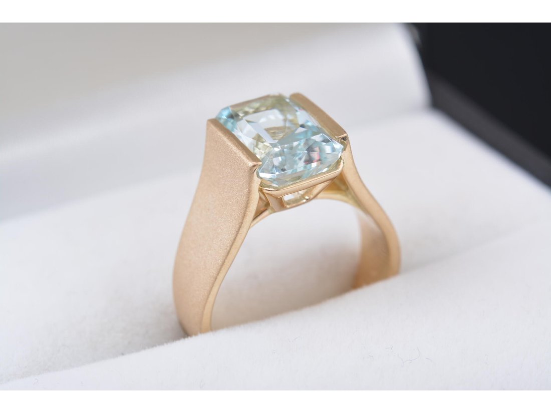 Каблучка із топазом октагон