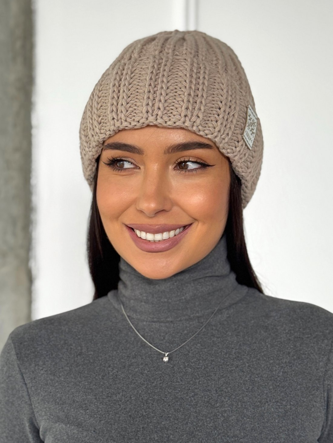 Тепла шапка з м’якої пряжі крупної в’язки INNOE 950234-1 Фрез - Innoe