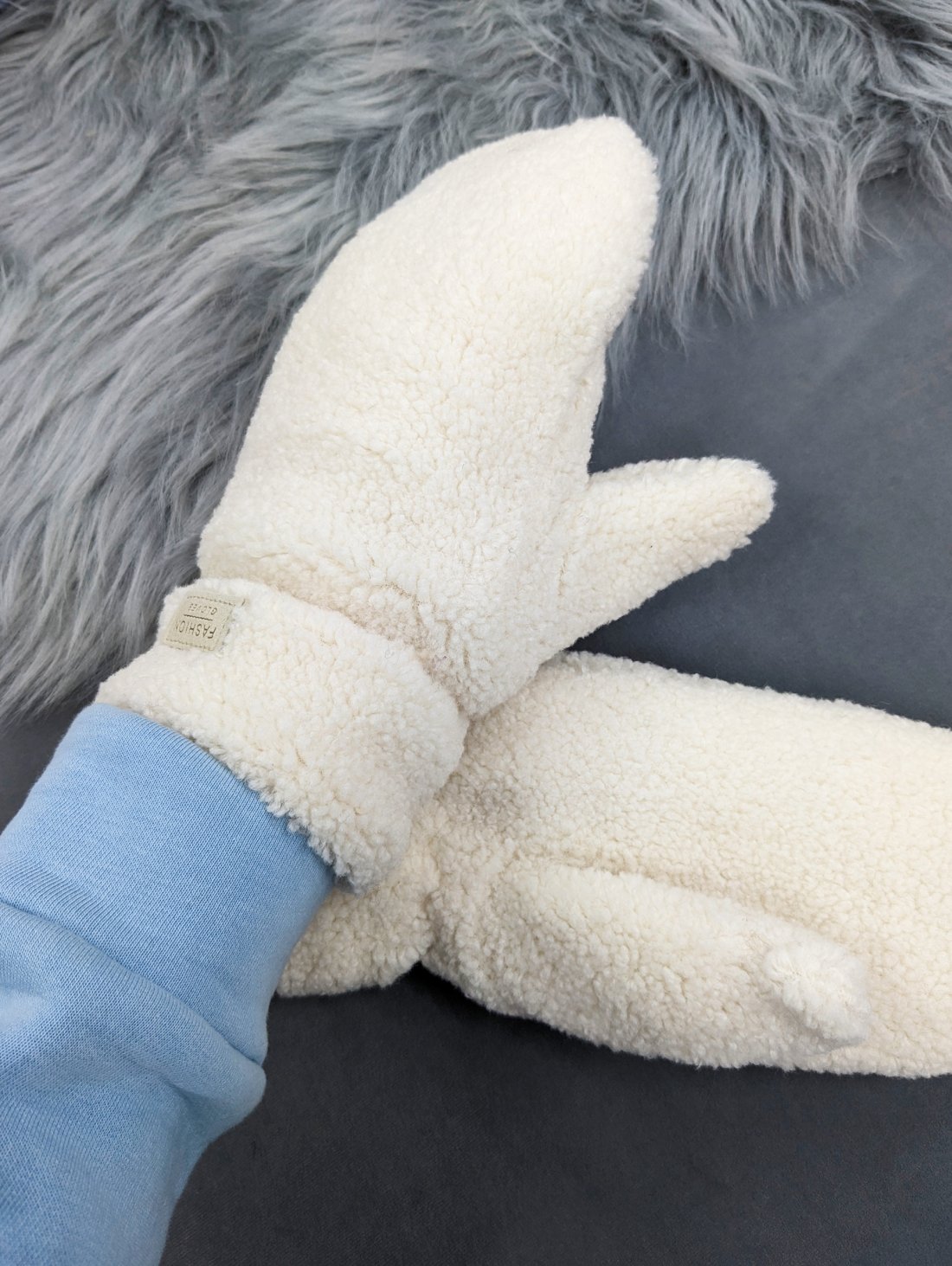 Пухнасті рукавиці тедді з ефектом обіймів INNOE 85005-3 Молочний