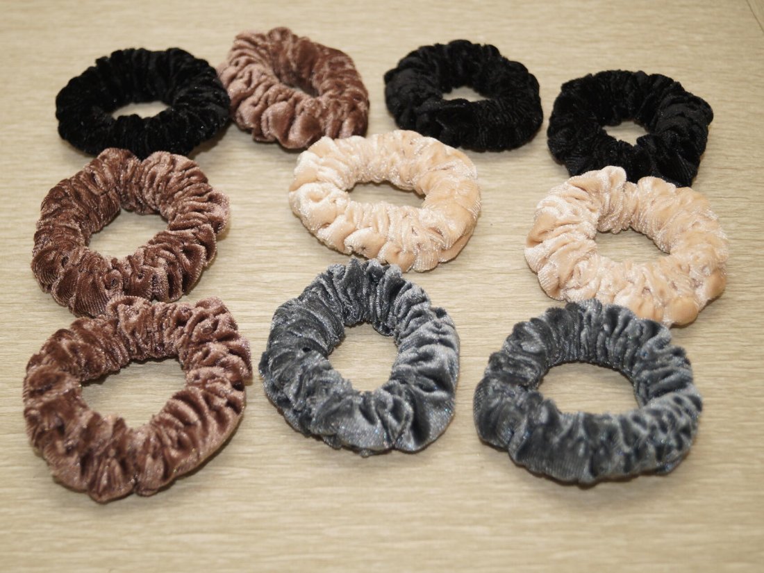 Резинки для волос.