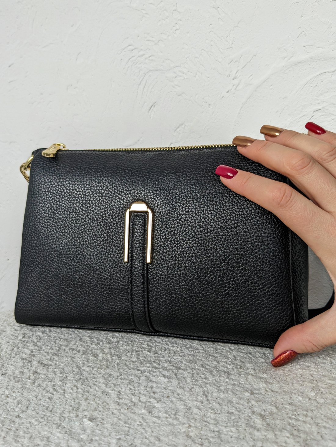 Практична та стильна жіноча сумка з якісної екошкіри INNOE 350015-1 Чорний - Innoe