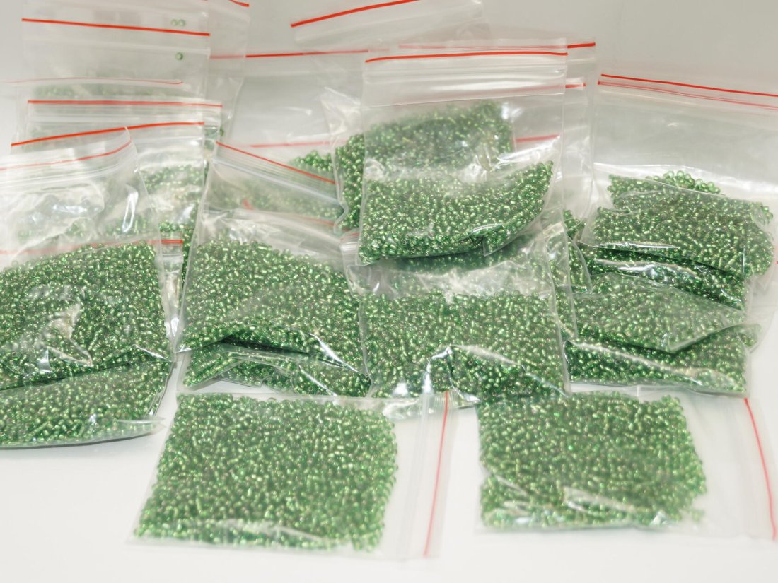 Бісер дрібний-фасований по 20 г.