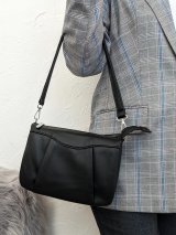 Стильна жіноча сумка з екошкіри лаконічного дизайну INNOE 350011-1 Чорний - Innoe