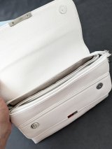 Базова жіноча сумка кросбоді з клапаном INNOE 3548810-1 Білий