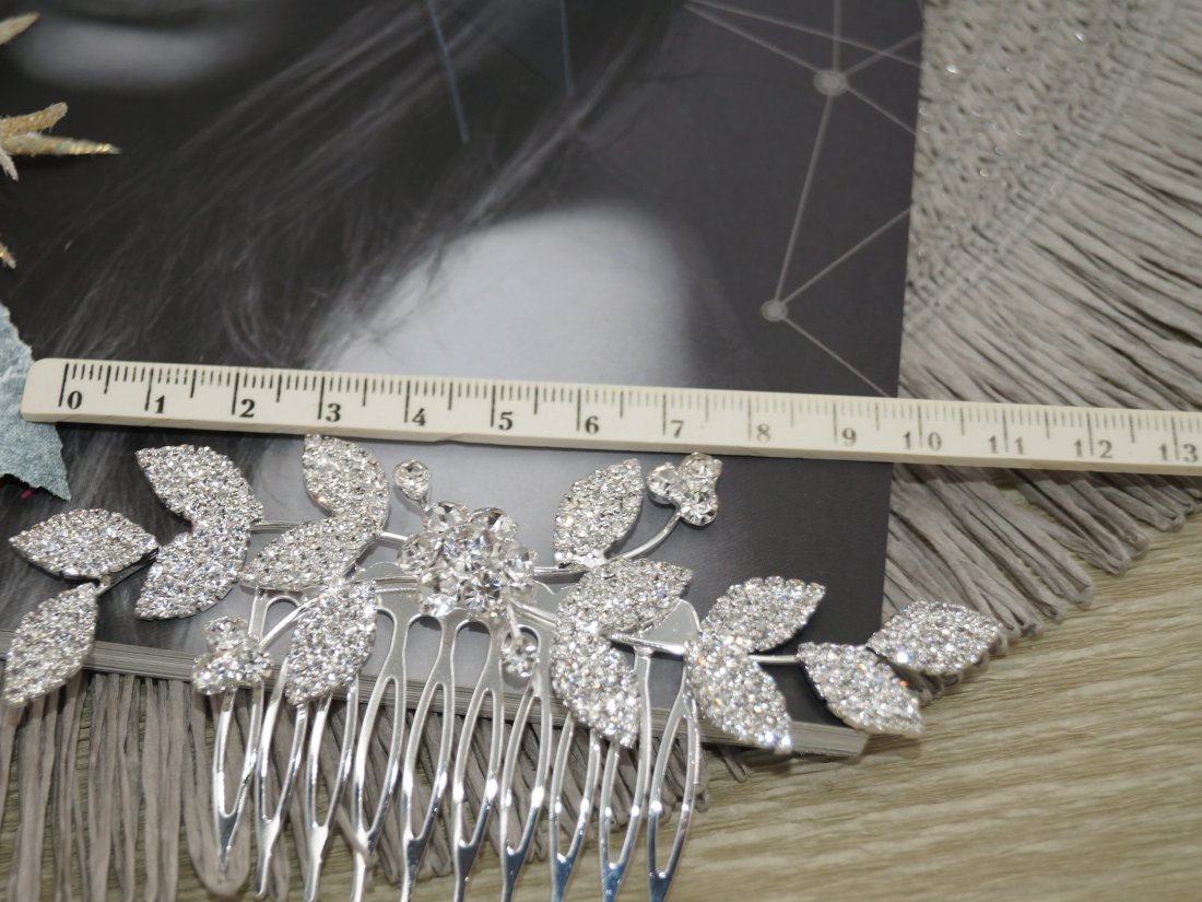 Гребінець для зачіски. - Кристалік