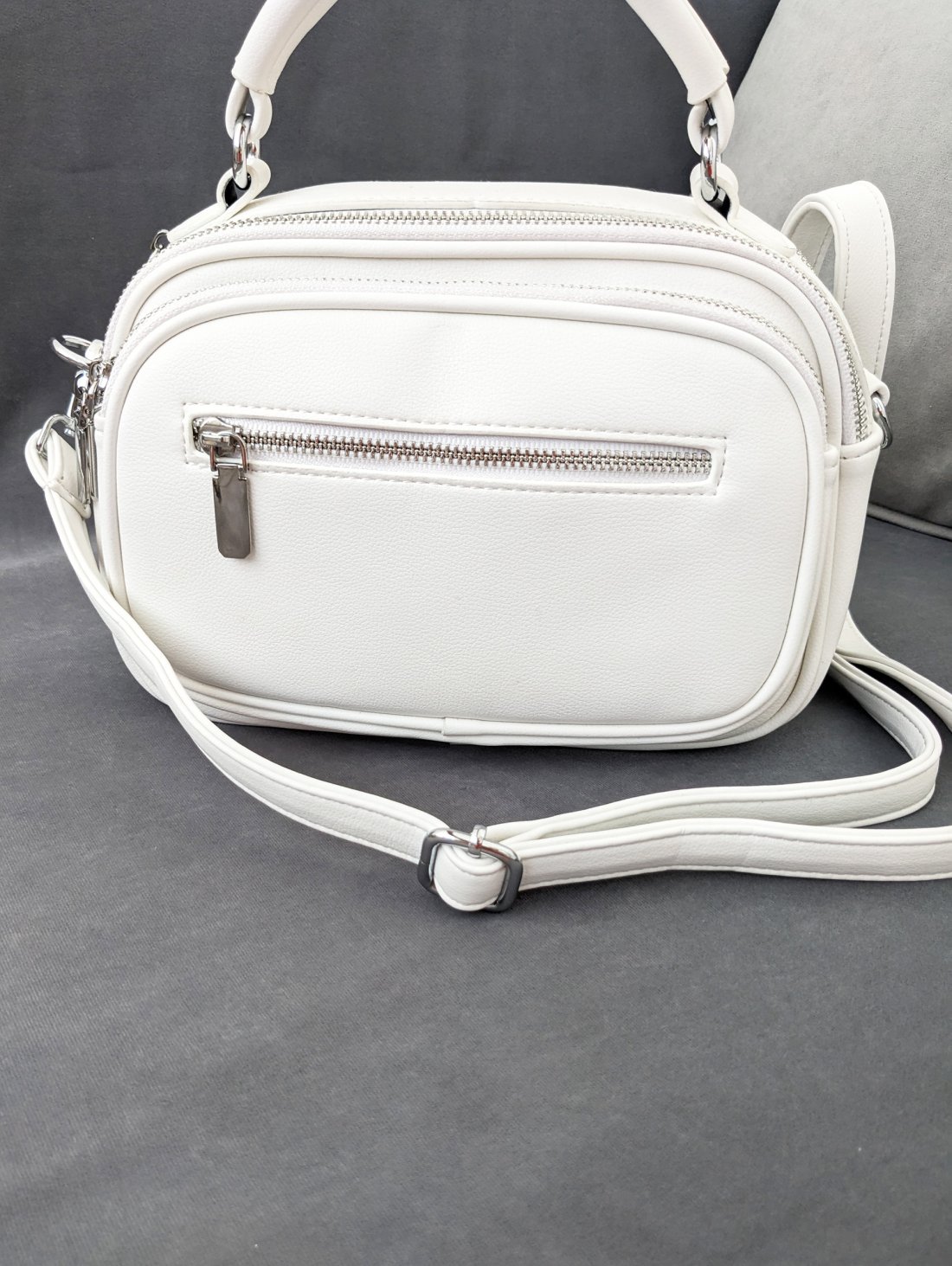 Жіноча компактна сумка з ручкою та кількома відділеннями INNOE 350016-1 Білий