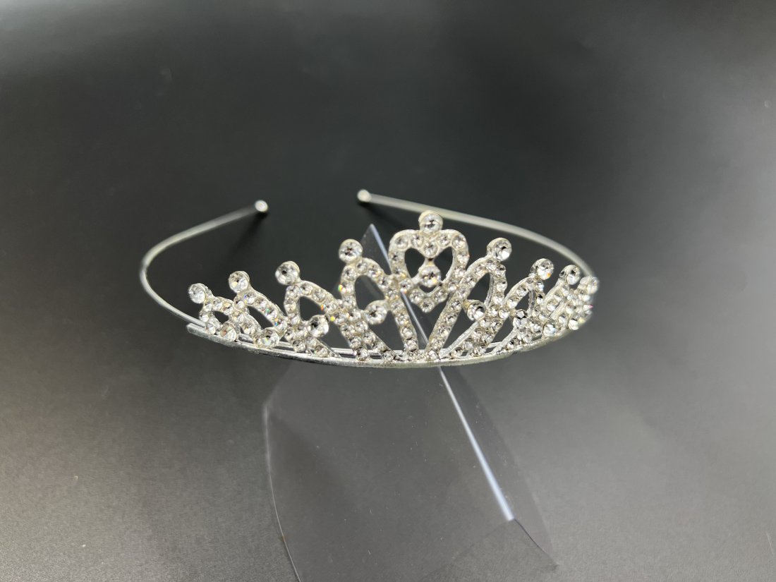 Діадема з серцем. Висота 3см